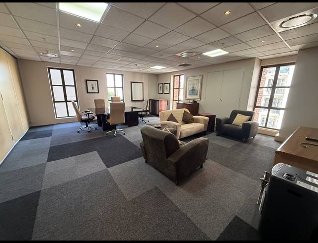 1,037M² OFFICE TO LET IN ROSEBANK